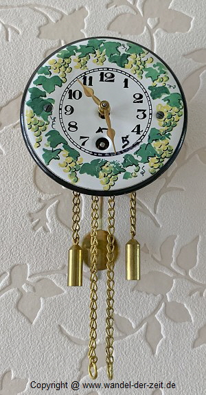 Wintermantel Miniatur Uhr Reben 6 cm Zifferblatt 04